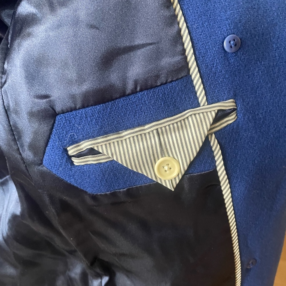 Coat - Picture 7 of 9